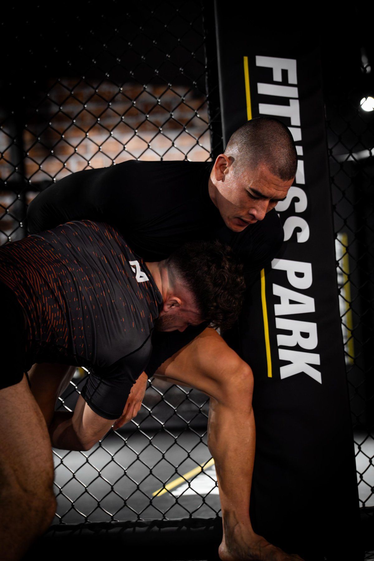 Apprenez des techniques de lutte efficaces avec nos coachs experts Entraînement de lutte au BP Grappling Camp à Neuchâtel
